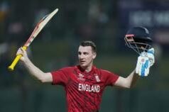 پاکستان کو انگلینڈ کے ہاتھوں شکست، ٹی 20 ورلڈ کپ میں آگے کا سفر اگر مگر کا شکار