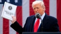 અમેરિકા : ડોનાલ્ડ ટ્રમ્પના 10 ટકા ગ્લોબલ ટેરિફ કઈ રીતે કામ કરશે? 4 મુદ્દામાં સમજો