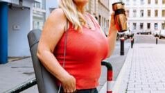 பெரிய மார்பகங்கள் பெண்களின் ஆரோக்கியத்தை எவ்வாறு பாதிக்கலாம்?