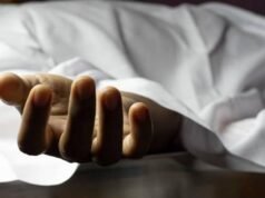 വൈറ്റില റെയില്വെ ട്രാക്കിന് സമീപം യുവതിയെ മരിച്ച നിലയില് കണ്ടെത്തി