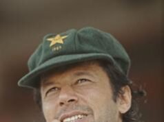 ইমরান খানের স্বাস্থ্য নিয়ে গভীর উদ্বেগ গাভাস্কার, কপিল দেব, ক্লাইভ লয়েডদের