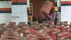 ਪੰਜਾਬ ', ਚ ਘਰਾ ਂ ਤੋ ਂ ਹੋਟਲਾ ਂ ਤੱਕ ਐੱਲਪੀਜ ੀ ਸਪਲਾਈ ਨੂ ੰ ਲ ੈ ਕ ੇ ਲੋਕ ਫ਼ਿਕਰਮੰਦ, ਚੰਡੀਗੜ੍ਹ ਤ ੇ ਸੰਗਰੂਰ ਸਣ ੇ ਵੱਖ-ਵੱਖ ਸ਼ਹਿਰਾ ਂ ', ਚ ਕ ੀ ਹਾਲਾਤ ਹਨ