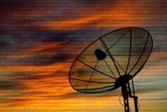 ’کوئی عام ہیکر لیپ ٹاپ سے یہ کام نہیں کر سکتا‘: کسی ٹی وی چینل کی نشریات کیسے ہیک ہو سکتی ہے؟