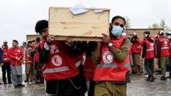 پاکستان اور افغانستان کا ایک دوسرے کے خلاف کارروائیوں میں ’عارضی وقفے‘ کا اعلان