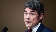 ट्रंप के वरिष्ठ सहयोगी ने ईरान युद्ध के मुद्दे पर छोड़ा पद, राष्ट्रपति बोले- उनका जाना अच्छा है