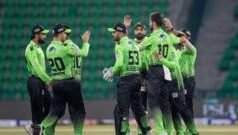 گیند سے ’چھیڑ چھاڑ‘ پر پانچ رنز کی پنلٹی اور فخر زمان پر بال ٹیمپرنگ کا الزام: اتوار کی شب قذافی سٹیڈیم میں کیا ہوا؟