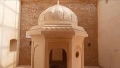 ਲਾਹੌਰ: ਸਿੱਖ ਰਾਜ ਤੇ ਹੋਰ ਧਰਮਾਂ ਦੀ ਵਿਰਾਸਤ ਸਾਂਭੀ ਬੈਠੇ ਕਿਲ੍ਹੇ ਦੀ ਇੰਝ ਹੋ ਰਹੀ ਹੈ ਦੇਖ-ਰੇਖ