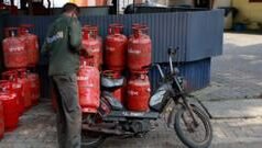 ‘முன்பதிவு நாள் நீட்டிப்பு’ – சமையல் எரிவாயு சிலிண்டர் தட்டுப்பாடா? இனி யாருக்கு முன்னுரிமை?