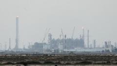 ईरान युद्ध: गैस फ़ील्ड पर हमले के बाद क़तर के बड़े पेट्रोलियम प्लांट पर ईरान का जवाबी हमला