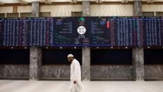 خام تیل کی بڑھتی قیمت اور پاکستانی سٹاک مارکیٹ میں بے چینی: ’سرمایہ کار نہ مارکیٹ سے نکل سکتا ہے اور نہ مزید سرمایہ لگا سکتا ہے‘