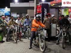 ईरान में जंग के बीच निकला पाकिस्तान का ‘तेल’, शटडाउन जैसे हालात; स्कूल और दफ्तर थमे