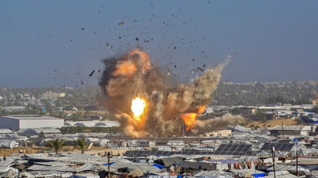 हमले से बचना है, तो अमेरिकियों को निकाल फेंको; खाड़ी देशों को ईरान की चेतावनी