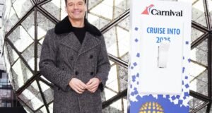 Ryan Seacrest says he is using Tinder following his split from Aubrey Paige