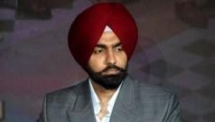 ਈਰਾਨ ਇਜ਼ਰਾਇਲ ਸੰਘਰਸ਼: ਗਾਇਕ ਤੇ ਅਦਾਕਾਰ ਐਮੀ ਵਿਰਕ ਧੀ ‘ਤੇ ਪਤਨੀ ਦੇ ਯੂਏਈ ‘ਚ ਹੋਣ ਕਾਰਨ ਹੋਏ ਭਾਵੁਕ, ਪੋਸਟ ਪਾ ਕੇ ਕੀ ਲਿਖਿਆ