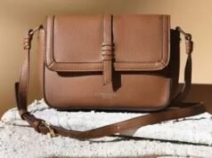 ब्रांडेड स्लिंग बैग्स जैसा स्टाइल और स्पेस, यहां खरीदें बजट फ्रेंडली दाम पर