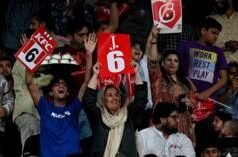 پی ایس ایل دو شہروں تک محدود، تماشائیوں کا داخلہ بند: ’بنا شائقین کے ایونٹ کا فائدہ نہیں، بہتر تھا اسے منسوخ کر دیا جاتا‘