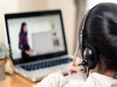 യു എ ഇയില് രണ്ടാഴ്ചത്തേക്ക് കൂടി വിദൂരപഠനം; രക്ഷിതാക്കള്ക്ക് റിമോട്ട് വര്ക്ക് സൗകര്യവും