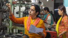 పీరియడ్ లీవ్: మహిళలకు ఈ సెలవుల వల్ల లాభమా, నష్టమా?