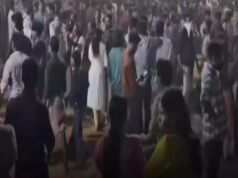 പാലക്കാട് ആമക്കാവ് പൂരം വെടിക്കെട്ടിനിടെ അപകടം; നാലുപേര്ക്ക് പരുക്ക്