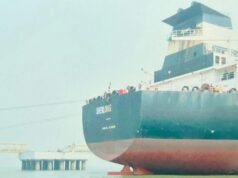 ഹോർമുസ ് കടലിടുക്ക ് കടന്ന ് ആദ്യ എണ്ണക്കപ്പൽ ഇന്ത്യൻ തീരത്ത ് സുരക്ഷിതമായ ി നങ്കൂരമിട്ട ു