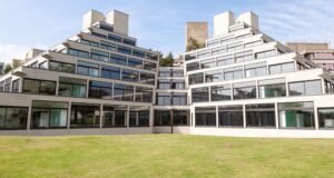 ബിരുദാനന്തര ബിരുദക്കാർക്ക് യു കെയിൽ സ്കോളർഷിപ്പ്