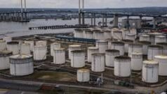 युद्धविराम के एलान के बावजूद एशिया में क्यों बढ़ीं कच्चे तेल की क़ीमतें?