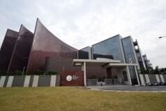 પૅન્ટાગોન કરતાં પણ સાઇઝમાં મોટું સુરત ડાયમંડ બુર્સ હજુ પણ ખાલીખમ કેમ લાગે છે?