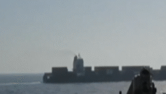 இரான் கொடி தாங்கிய கப்பலை தாக்கி, கைப்பற்றிய அமெரிக்க கடற்படை – என்ன நடந்தது?