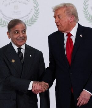USA-TRUMP-BOARD-PAKISTAN-1_1775794247255_1775794255480.JPG
