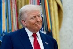 যুদ্ধবিরতির বাকি সময় হরমুজ প্রণালি ‘উন্মুক্ত রাখার’ ঘোষণা ইরানের, তবে যুক্তরাষ্ট্রের ‘নৌ অবরোধ থাকবে’ জানালেন ট্রাম্প