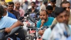 সরকারি তথ্যে জ্বালানি তেলের ‘রেকর্ড মজুত’, বাস্তবে কেন হাহাকার?