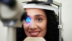 లేసిక్ సర్జరీతో మీ కళ్లద్దాలకు గుడ్బై చెప్పాలనుకుంటున్నారా? అయితే, మీరు తెలుసుకోవాల్సిన 8 కీలక విషయాలు