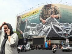 Hormuz, Iran angry, is still blocked by the US.